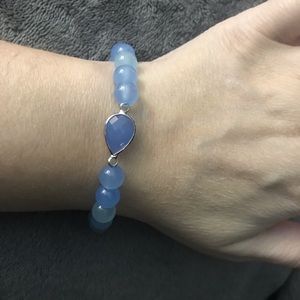 Blue beaded bracelet Jade (dyed)